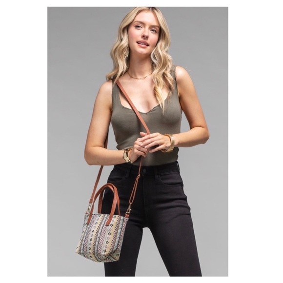 🔥🆕 Tan Boho Print Crossbody - Picture 3 of 4